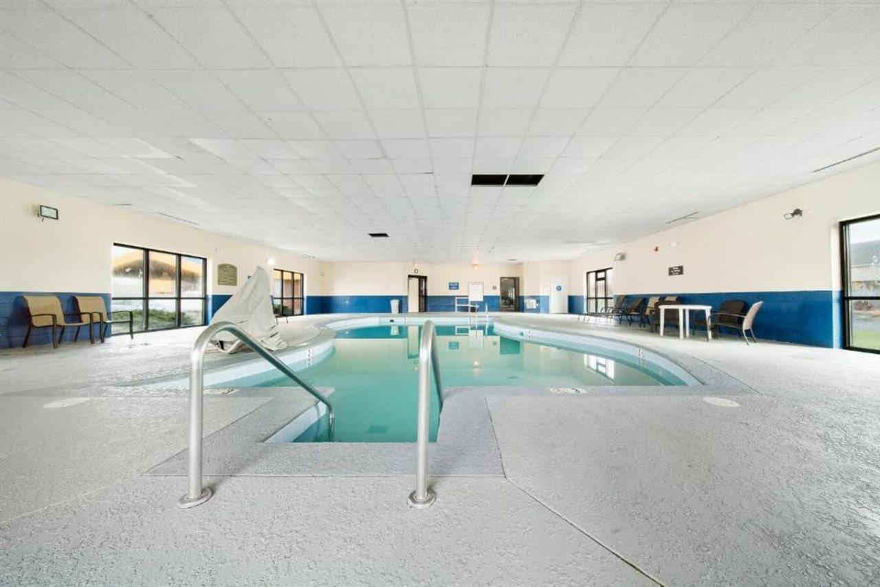 Baymont By Wyndham Muncie Near Ball State University Bagian luar foto