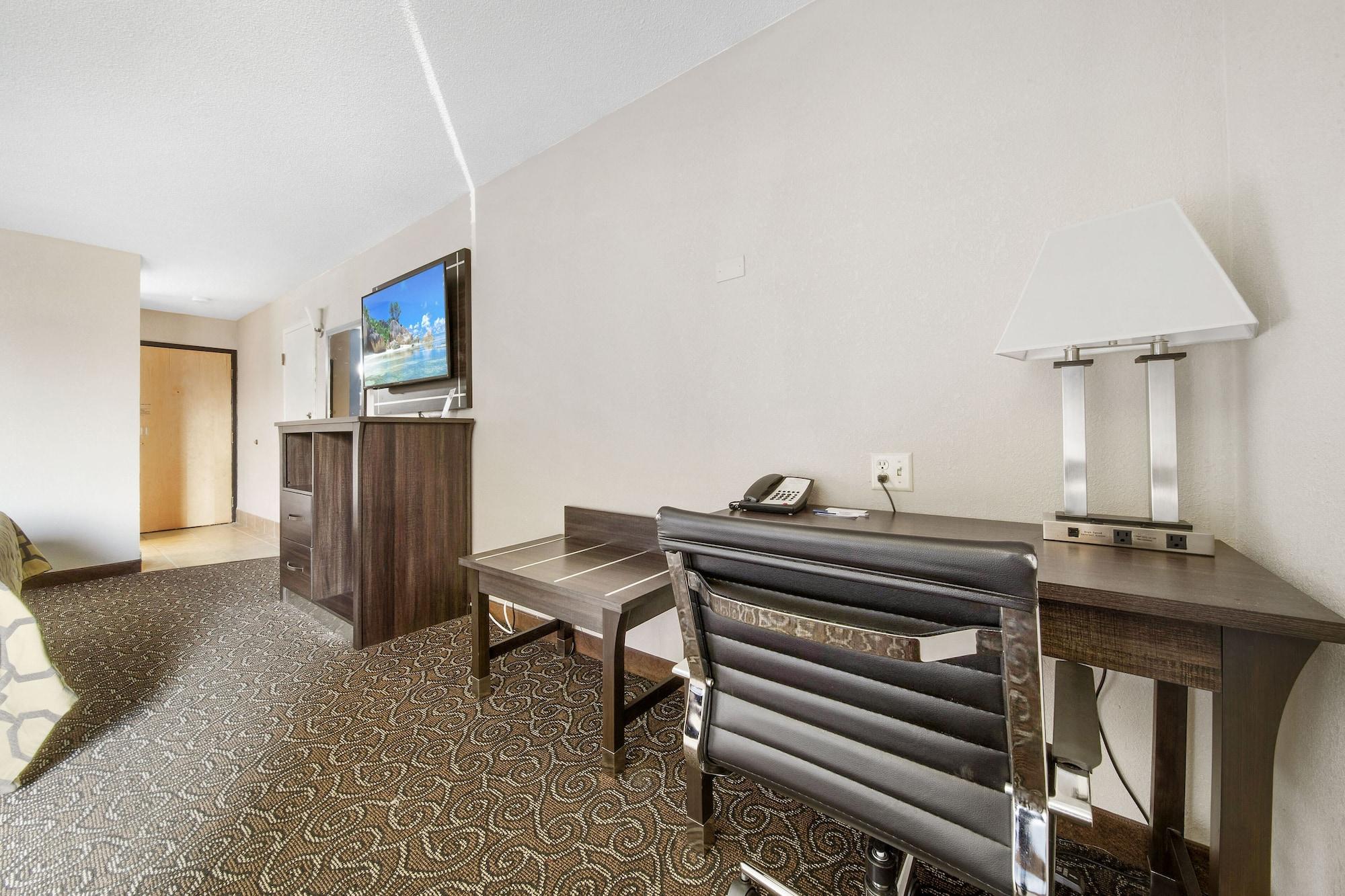 Baymont By Wyndham Muncie Near Ball State University Bagian luar foto
