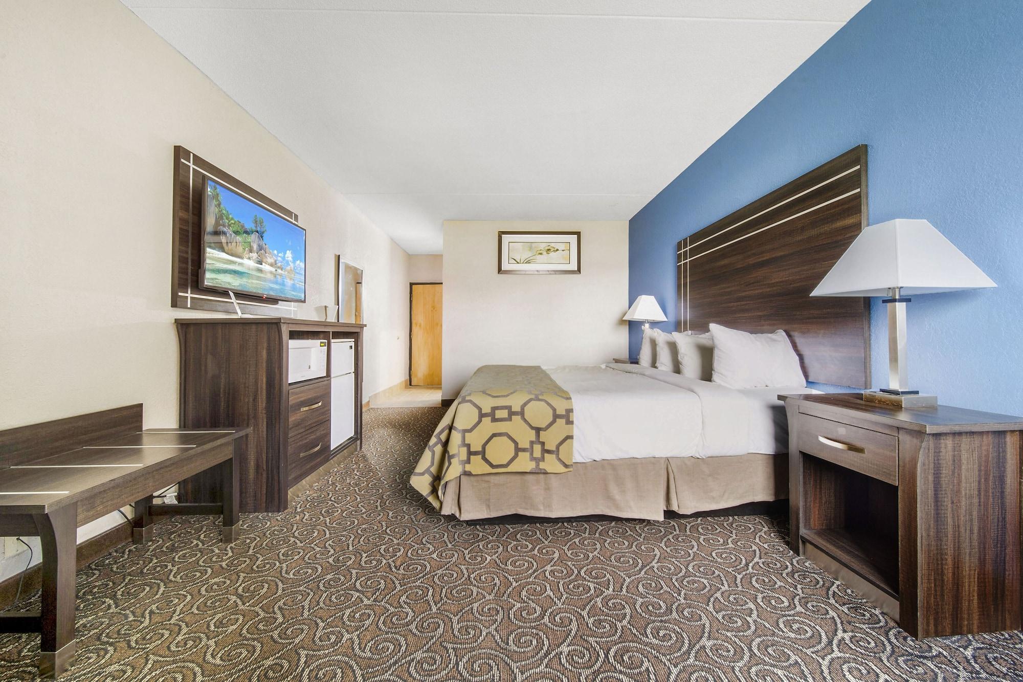 Baymont By Wyndham Muncie Near Ball State University Bagian luar foto