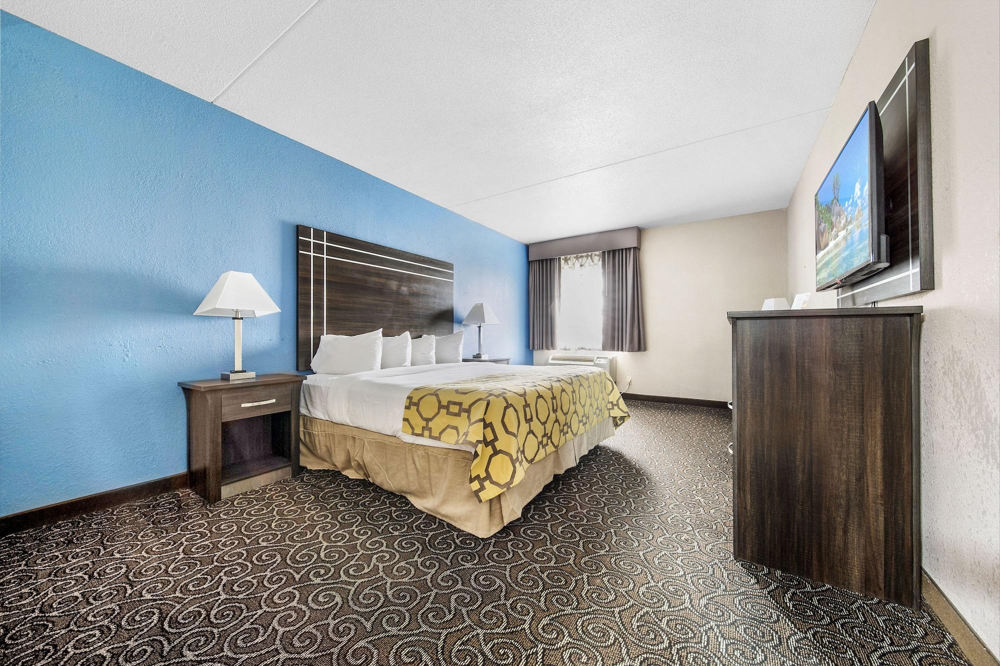 Baymont By Wyndham Muncie Near Ball State University Bagian luar foto