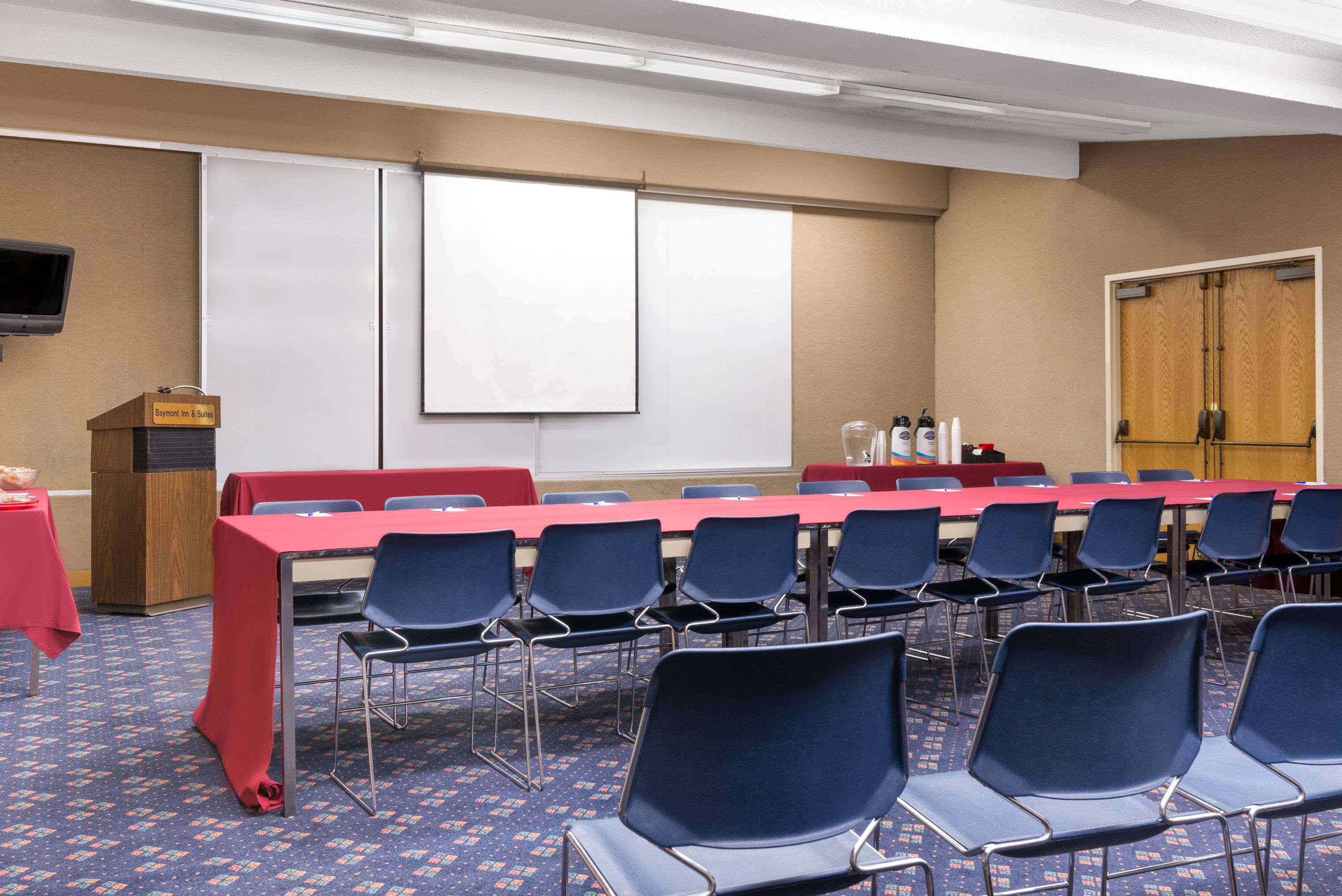 Baymont By Wyndham Muncie Near Ball State University Bagian luar foto