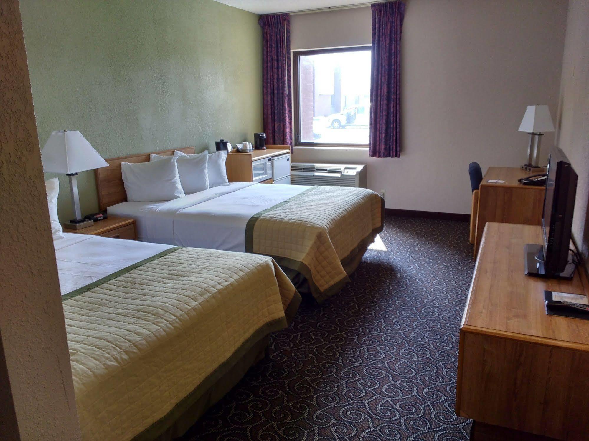 Baymont By Wyndham Muncie Near Ball State University Bagian luar foto
